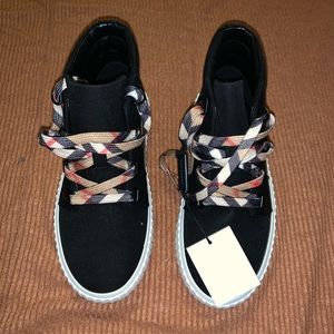 NWT Kids Burberry sneakers
